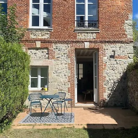 Loft De Charme Avec Jardin Privé Et Parking, à 5 Min Du Vieux-bassin