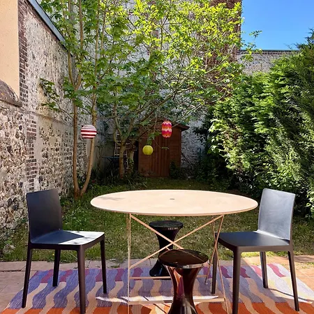 Апартаменти Loft De Charme Avec Jardin Prive Et Parking, A 5 Min Du Vieux-bassin Онфлер